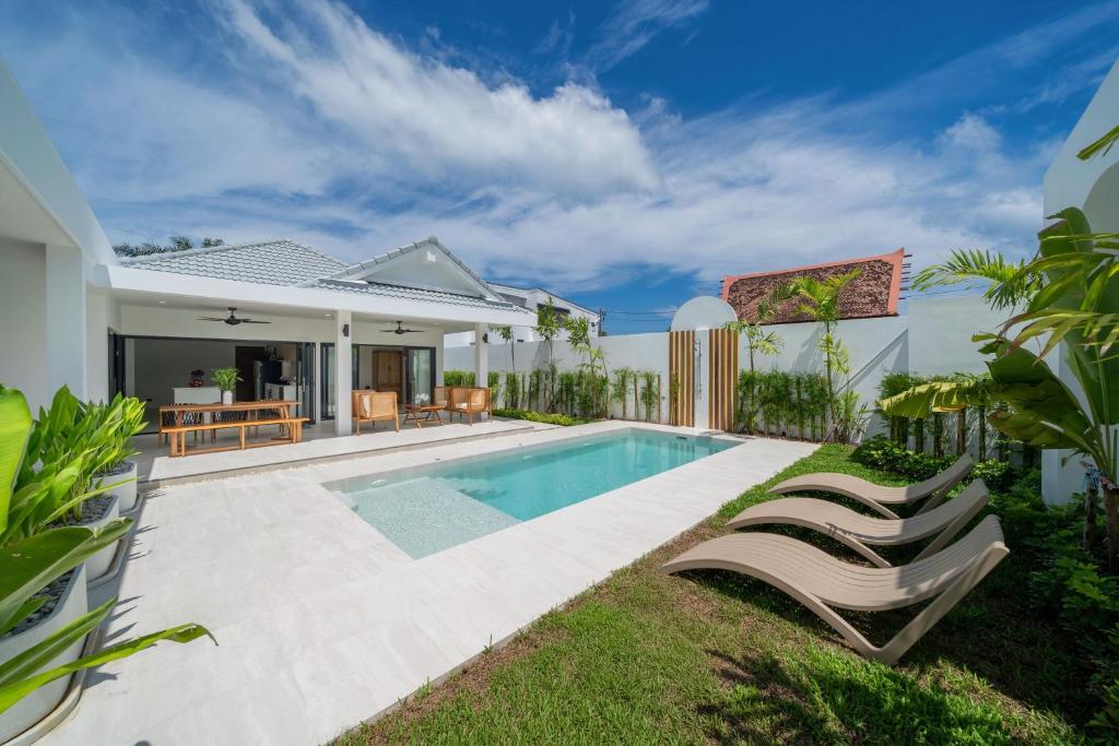 Brand New 4BR Balinese Style Pool Villa Kaia just 5 min drive from NaiHarn Beach – Phuket